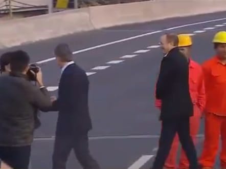 Video: Macri evitó saludar a Insaurralde ante la vista de todas las cámaras