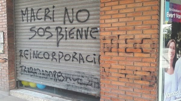 A días de la visita de Macri, atacaron un local de Cambiemos en Esteban Echeverría