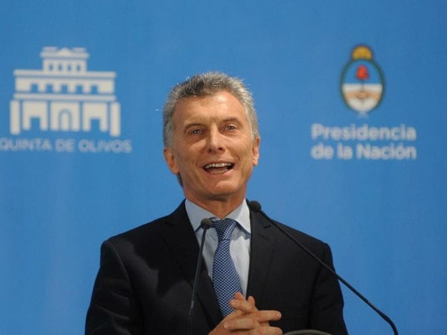 Macri anunció el recorte de 25% de los cargos políticos y el congelamiento del sueldo de los funcionarios