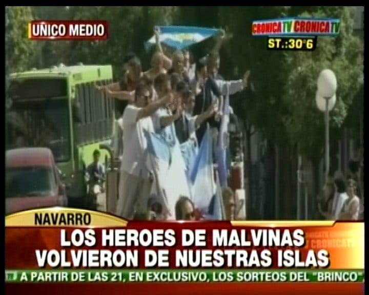 Navarro: Una multitud recibió a ex soldados que regresaron de Malvinas