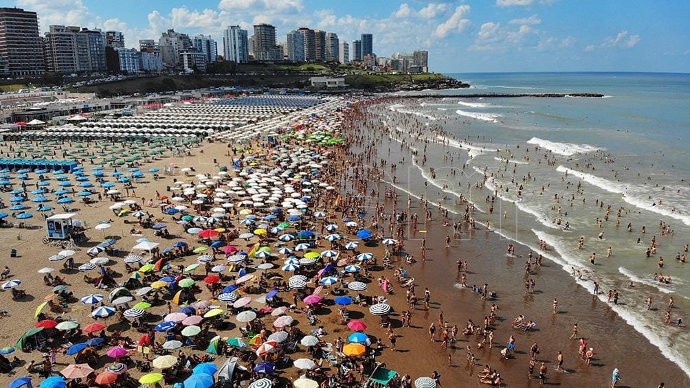 La ciudad “feliz”: Aumentó en enero un 50% la venta de preservativos en Mar del Plata 