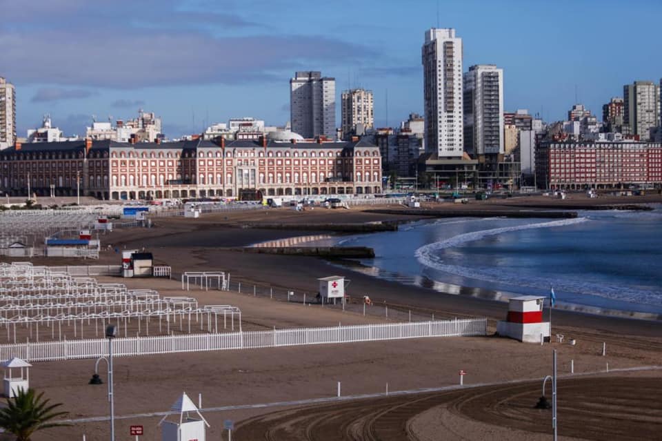 Coronavirus en Mar del Plata: Intendente advirtió que ir a la playa en cuarentena “es delito”
