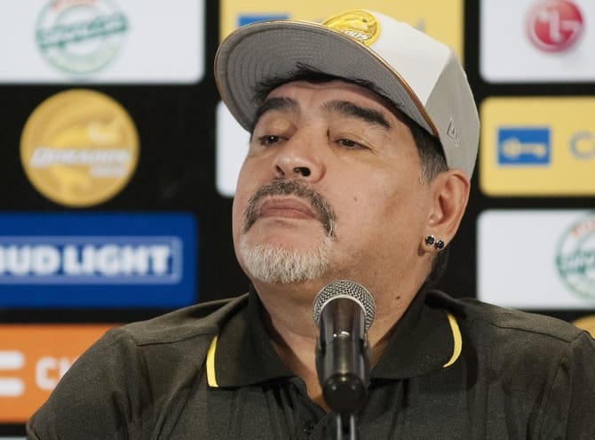 Diego Maradona fue dado de alta tras ser internado cuando fue a hacerse un chequeo de rutina