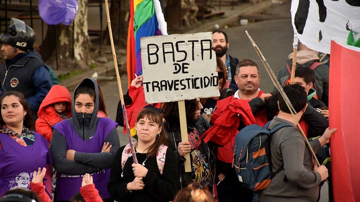 Marchan en Mar del Plata por los travesticidios y transfemicidios