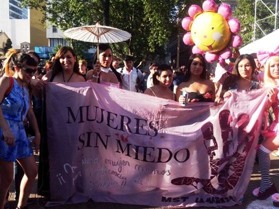 Mujeres de San Justo marchan contra la violencia de género 