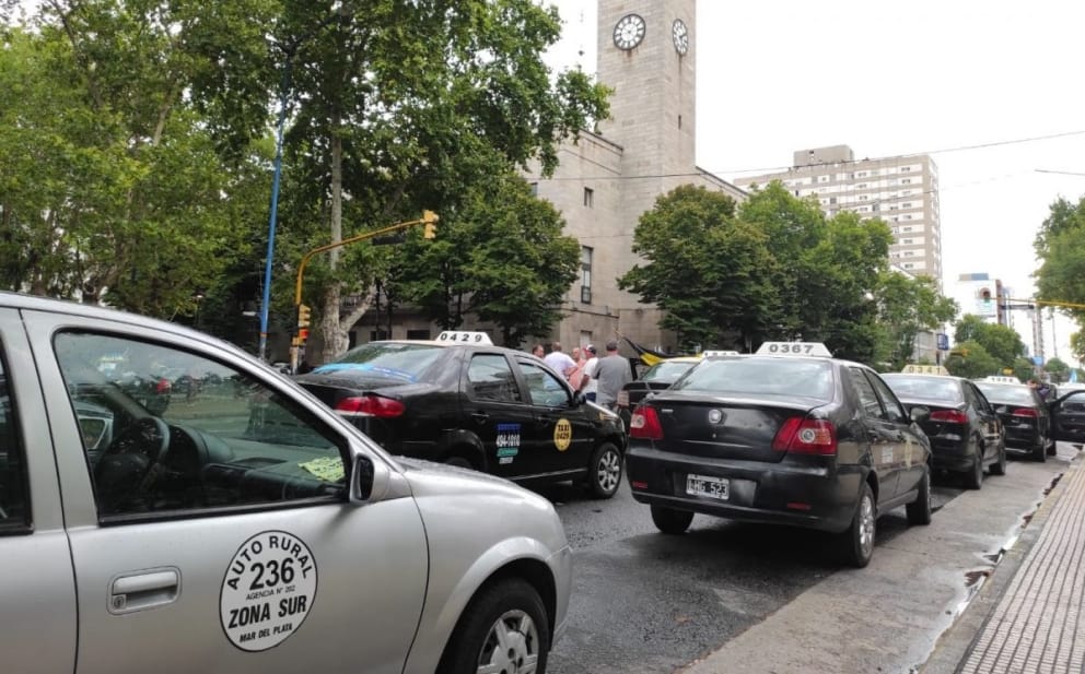 Paro total de taxis y remises: "Que los turistas vayan pensando en no quedarse en Mar del Plata"