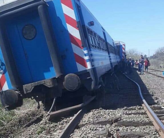 Mercedes: Descarriló tren que circula hacia Moreno