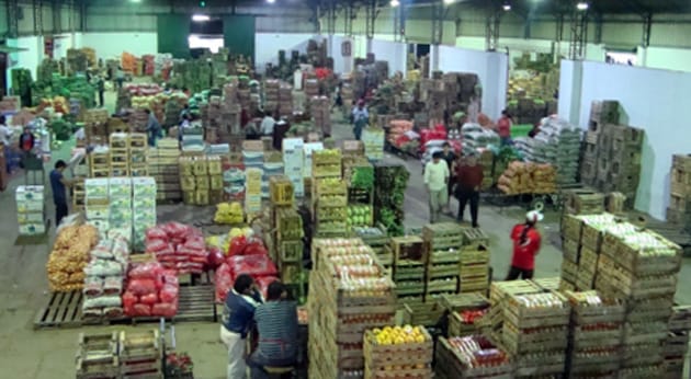 Municipios bonaerenses en alerta por la transmisión del COVID-19  desde mercados de verduras de 3 de Febrero, Escobar y La Matanza