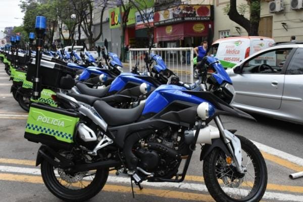 Merlo: Intendente Menéndez entregó 50 motos para la Policía Local