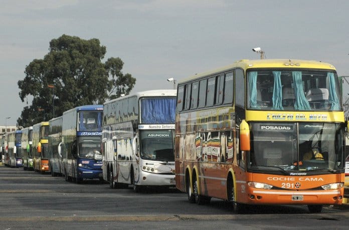 Micros Doble Piso: Meoni anunció que revisarán si pueden seguir circulando por rutas nacionales