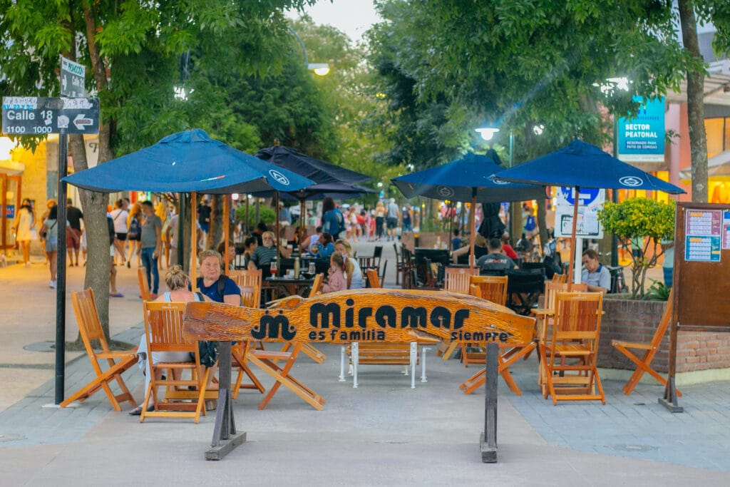 Turismo en Miramar: Cuál es el balneario más elegido, cuánto sale una comida y de dónde provienen los turistas