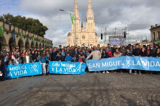 Luján: Miles de fieles asistieron a la "misa por la vida" contra la despenalización del aborto