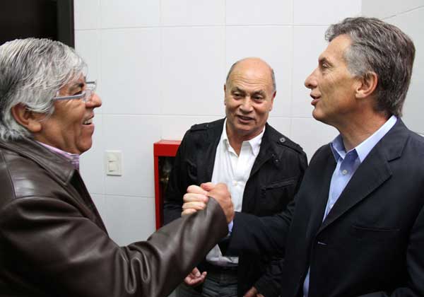 Macri vuelve a mostrarse junto a Moyano en un homenaje a Perón