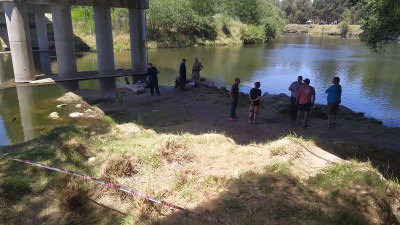 Turista colombiano se arrojó de un puente de Necochea para bañarse y murió ahogado