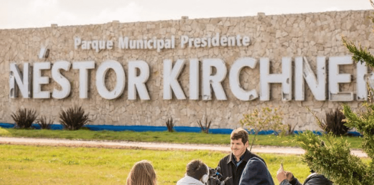 Sigue la polémica por los edificios con el nombre de Kirchner: En Mar Chiquita quieren sacarlo definitivamente