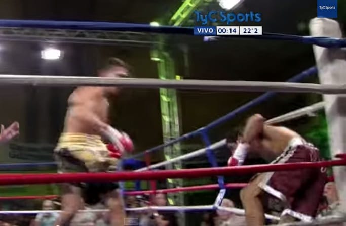 El furioso nocaut de Castaño a Pérez en una pelea de boxeo en La Matanza