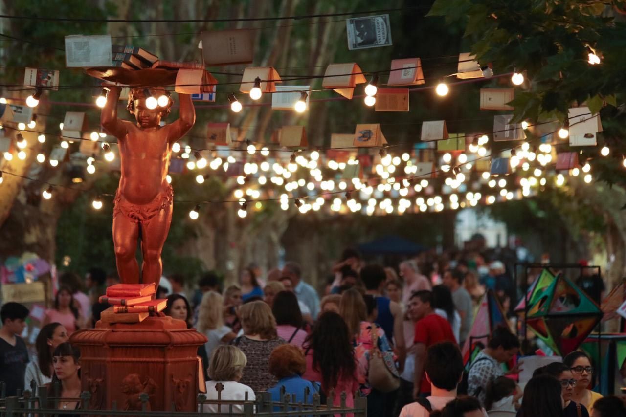 San Miguel celebra la 9° edición de la Noche de los Libros