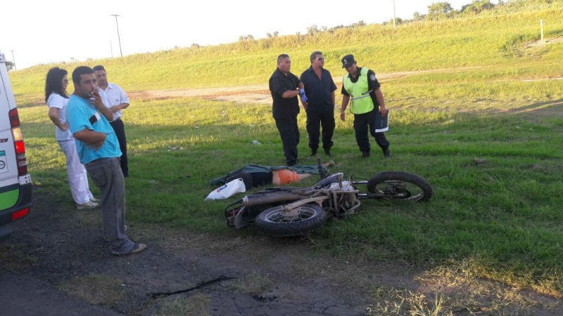 Encontraron a un motociclista sin vida en Ruta 9 e investigan si lo chocaron y abandonaron