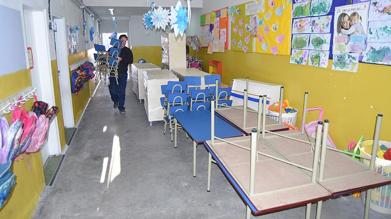 La Municipalidad de San Martín entregó mobiliario a escuelas 