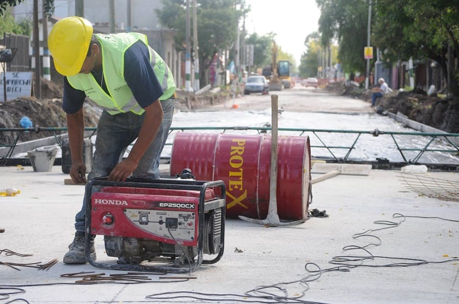 Morón: El Intendente supervisó las obras de asfalto en Castelar Sur