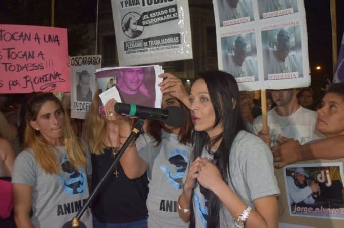 Marcharon en Olavarría en apoyo a la joven abusada por su padre