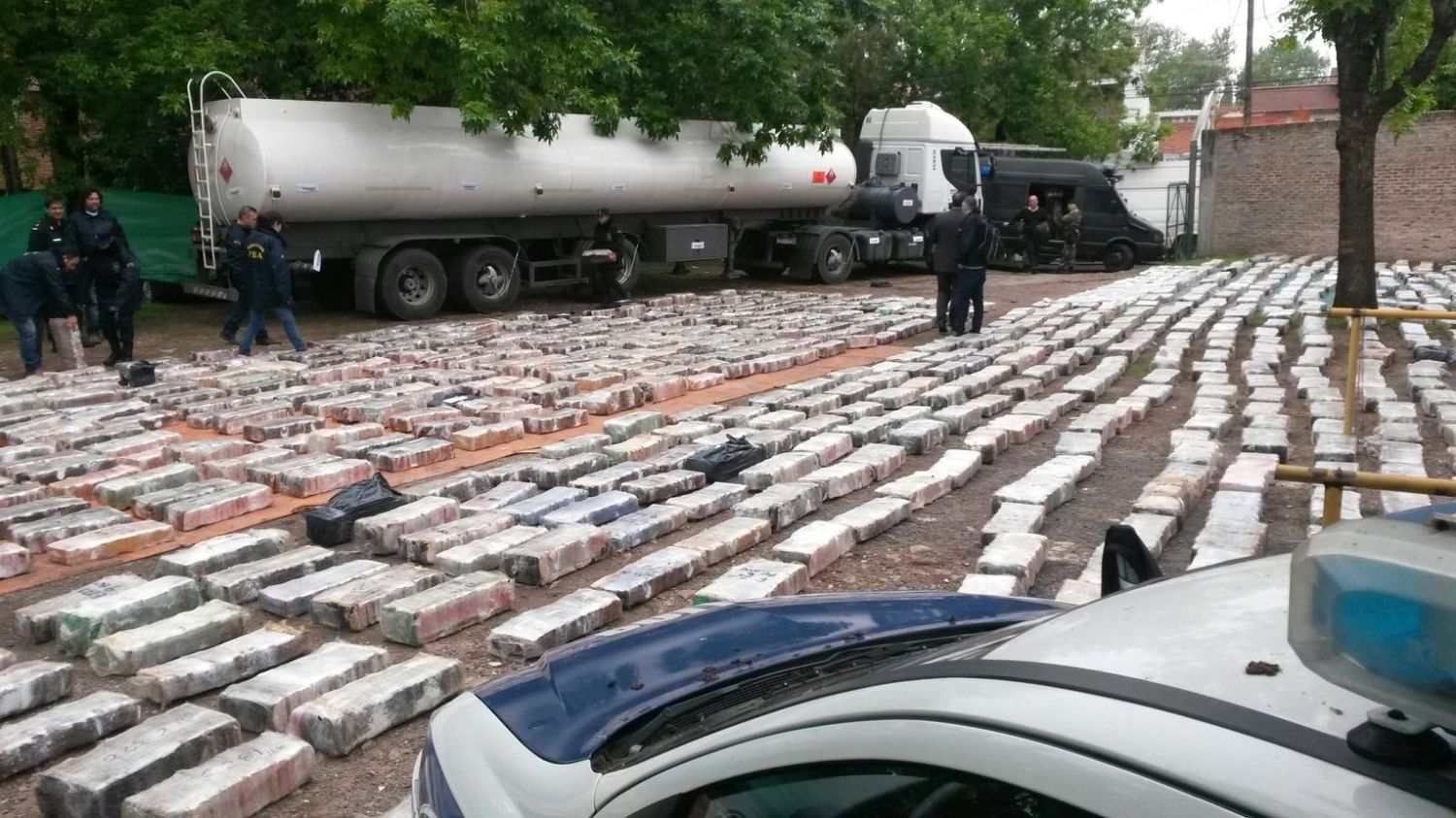 Moreno: Secuestraron 15 toneladas de marihuana en un camión cisterna