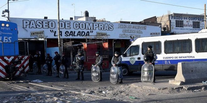 Lomas de Zamora: La Policía desalojó 45 puestos en La Salada