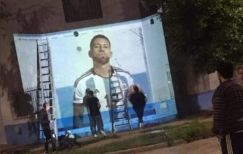 Argentina campeón del Mundo: Otamendi ya tiene su mural en la escuela de Talar donde cursó la primaria
