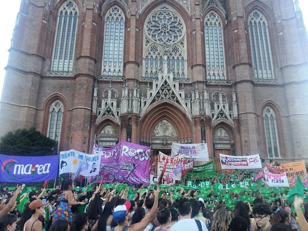 "Pañuelazo" a favor del aborto legal en distritos de la Provincia de Buenos Aires
