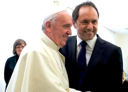 Papa Francisco llega a Río y será recibido por una comitiva oficial que incluye a Scioli