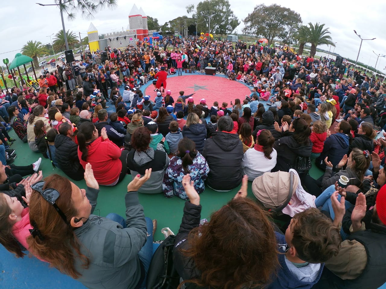 Castelli: Ponen en funcionamiento "Parque de los Niños" en el Día de la Madre
