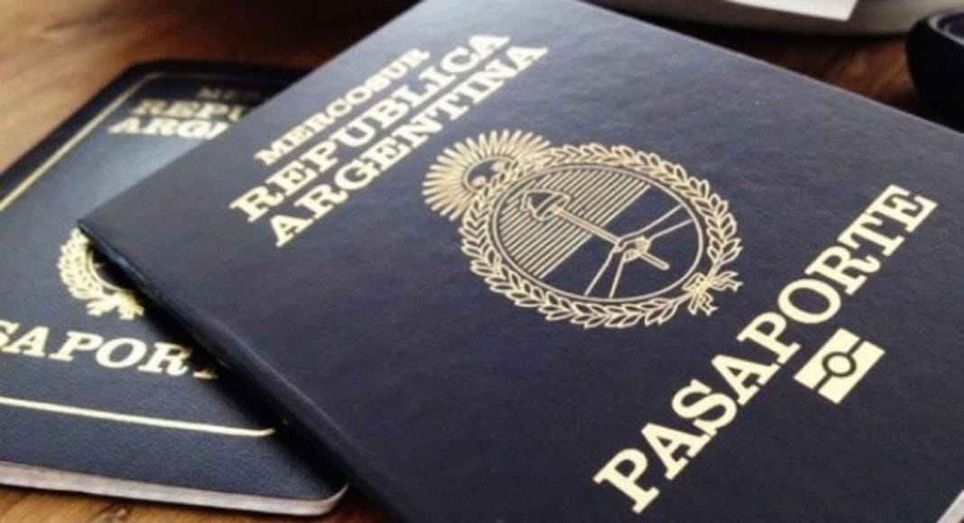 Por el apagón de año nuevo, entregan pasaportes transitorios debido a una falla en el sistema