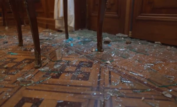 Larroque sobre las pedradas al despacho de Cristina Kirchner: “Fue un mensaje mafioso y el Gobierno lo minimizó”