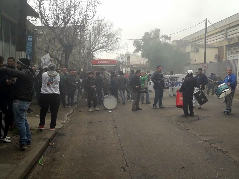 Despidos en PepsiCo: Trabajadores bloquean depósito de la planta en Villa Martelli  