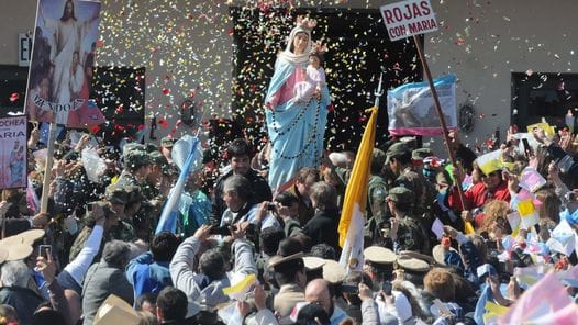Miles de fieles acompañaron la procesión de la Virgen del Rosario en San Nicolás 