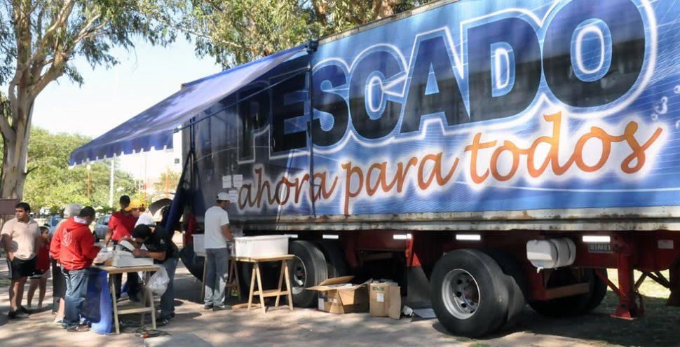 Bronca de comerciantes de Baradero por la llegada del camión de "Pescado Para Todos": "Es una falta de respeto"