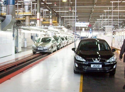 Tras el cierre de Metalpar, Peugeot suspende a unos 2000 trabajadores