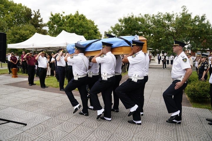 Profundo pesar en el último adiós a Maribel Zalazar, la policía de Almirante Brown asesinada en Retiro