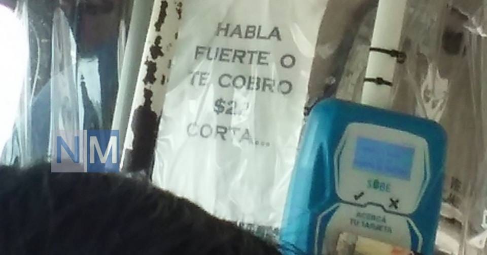 "Hablá fuerte o te cobro $22, corta...": El insólito cartel de un colectivo de la línea 242 que genera rechazo en La Matanza