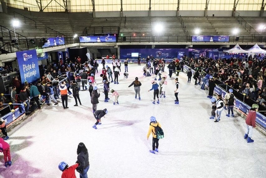 Parque Pilar de Invierno: La pista de patinaje sobre hielo y el bosque nevado son las principales atracciones