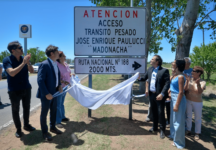 Kicillof en Pinto: Quién fue "Madonacha", el apodo del lechero del pueblo con el que se bautizó un camino rural