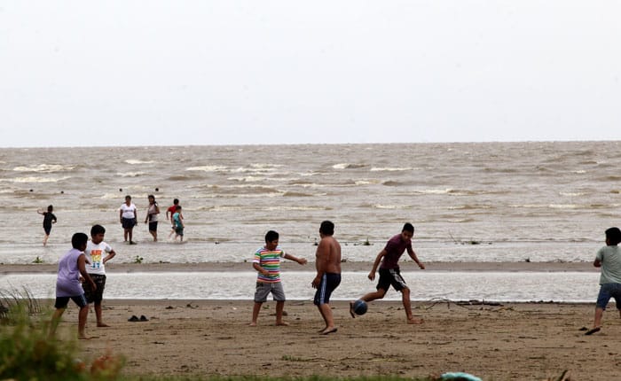 Verano 2021 en Berisso: Instalan paradores deportivos en las playas al no abrir la colonia de vacaciones