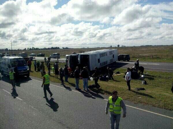 Volcó micro en Ruta 2 altura Chascomús: Un muerto y 31 heridos