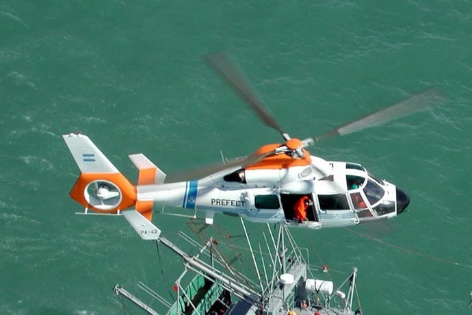 Rescataron a 6 tripulantes de un buque que se hundió en Bahía Blanca