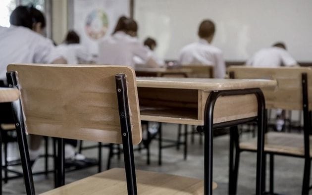 Educación: La Provincia aseguró que las escuelas son lugares “cuidados” pero apunta a las juntadas post clases