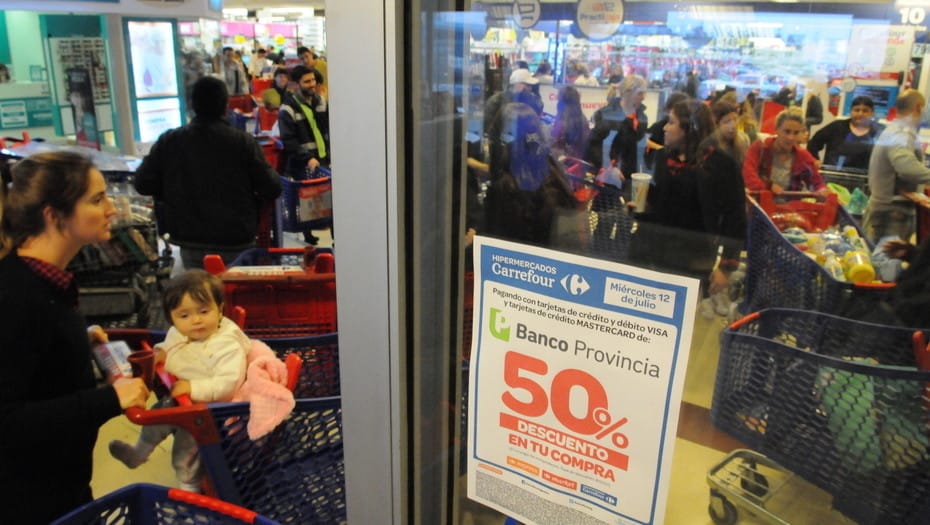 Vidal anuncia la vuelta del 50% de ahorro en supermercados con el Banco Provincia