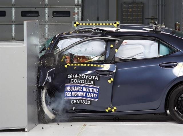 Toyota Corolla: Reprobado en la prueba de choque de superposición del IIHS de EE.UU.