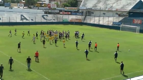 Escándalo en un partido amistoso que terminó a las piñas: Batalla campal entre los jugadores de Quilmes y Chacarita