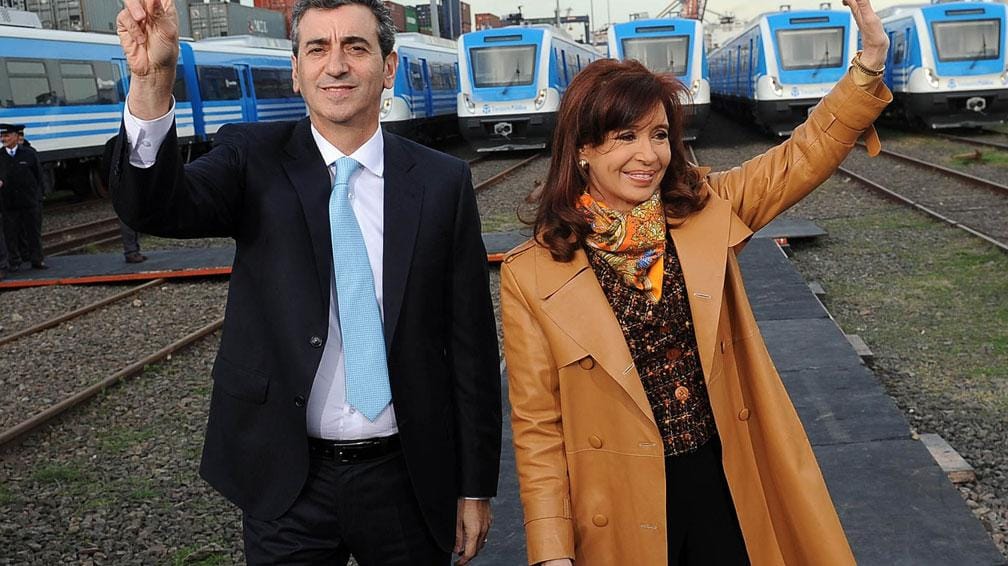 Cristina y Randazzo reciben trenes chinos para renovar la línea Roca