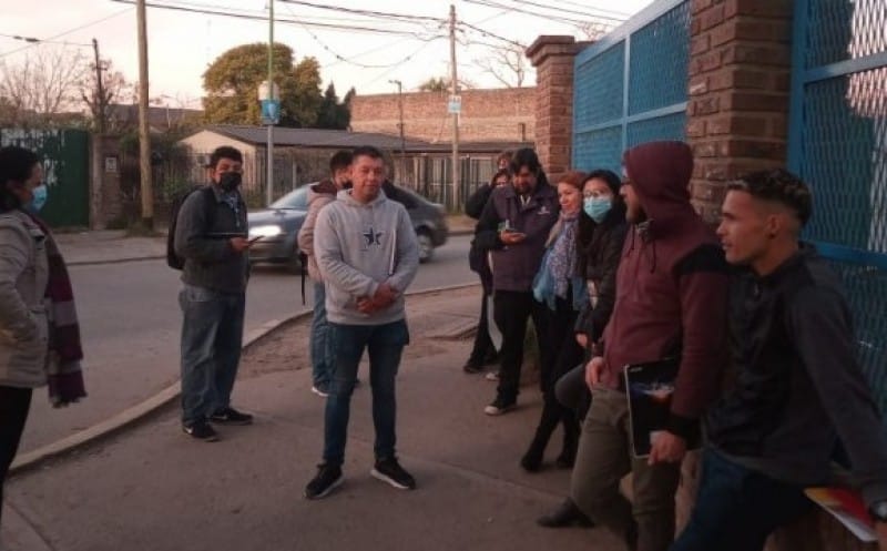 Enojo de vecinos en General Rodríguez: Fueron a un curso gratis de la municipalidad pero no los atendió nadie